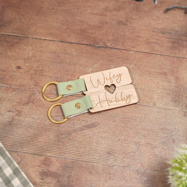 SET OF 2 WOOD WIFEY AND HUBBY KEYRING