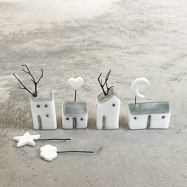 5578 Porcelain cottage-Crooked
